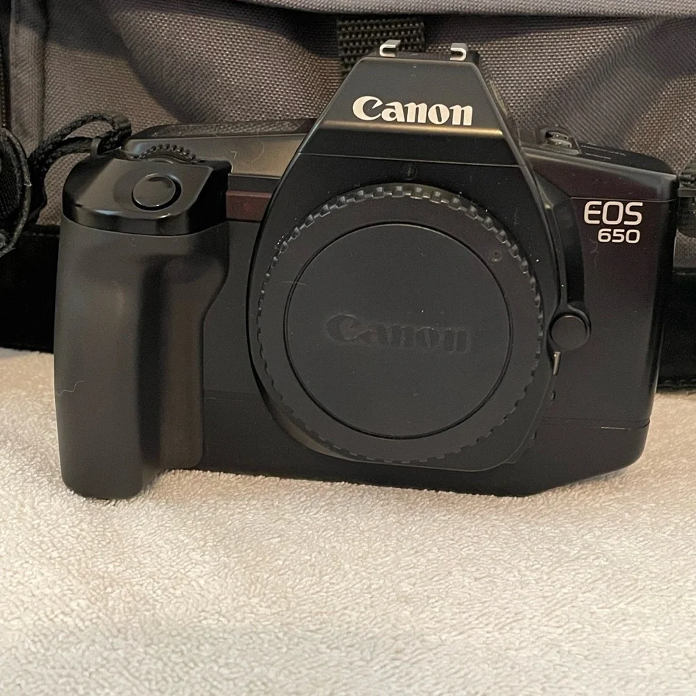 Canon Camera EOS650, 3 Lenses, Flash & Bag Bundle